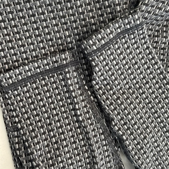 Ivivva by lululemon athletic pants in black and grey mix size youth 10 - Picture 4 of 6